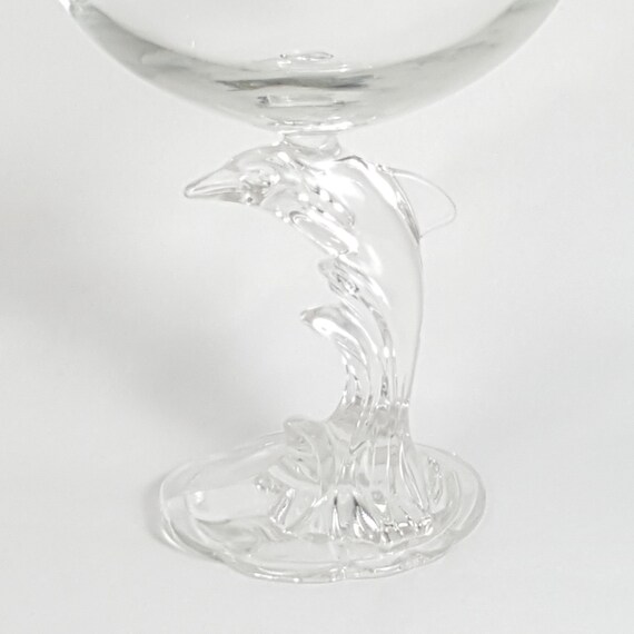 Pair of Luminarc dolphy crystal glasses dolphin stemmed wine