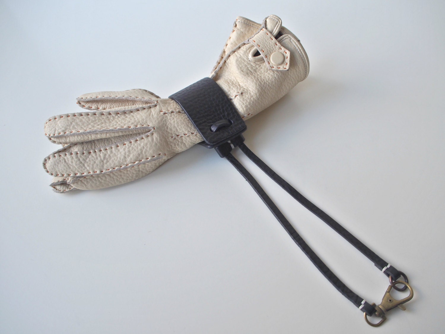 Leather Glove Holder Black by abokika on Etsy