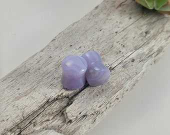 Holly blue agate Handmade Plugs, 7mm Stone plugs, 7mm gauge plugs, stone ear stretchers, natural handmade stone plugs, organic stone plugs