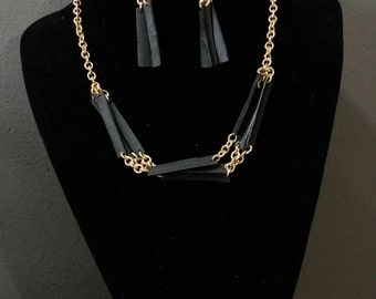 Air tube necklace