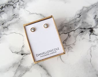 Howlite Cone Earrings, White Marble Earrings, Marble Stud Earrings, Marble Post Earrings, Everyday Jewelry, Simple Jewelry, Boho Jewelry