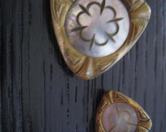 2 buttons antique MOP mother of pearl original form
