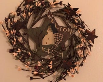 Welcome Pip Berry Wreath, Medium Danish Star Center