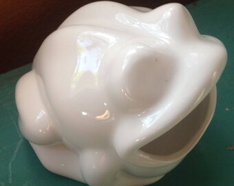 Vintage 1960s White Ceramic frog- sponge holder