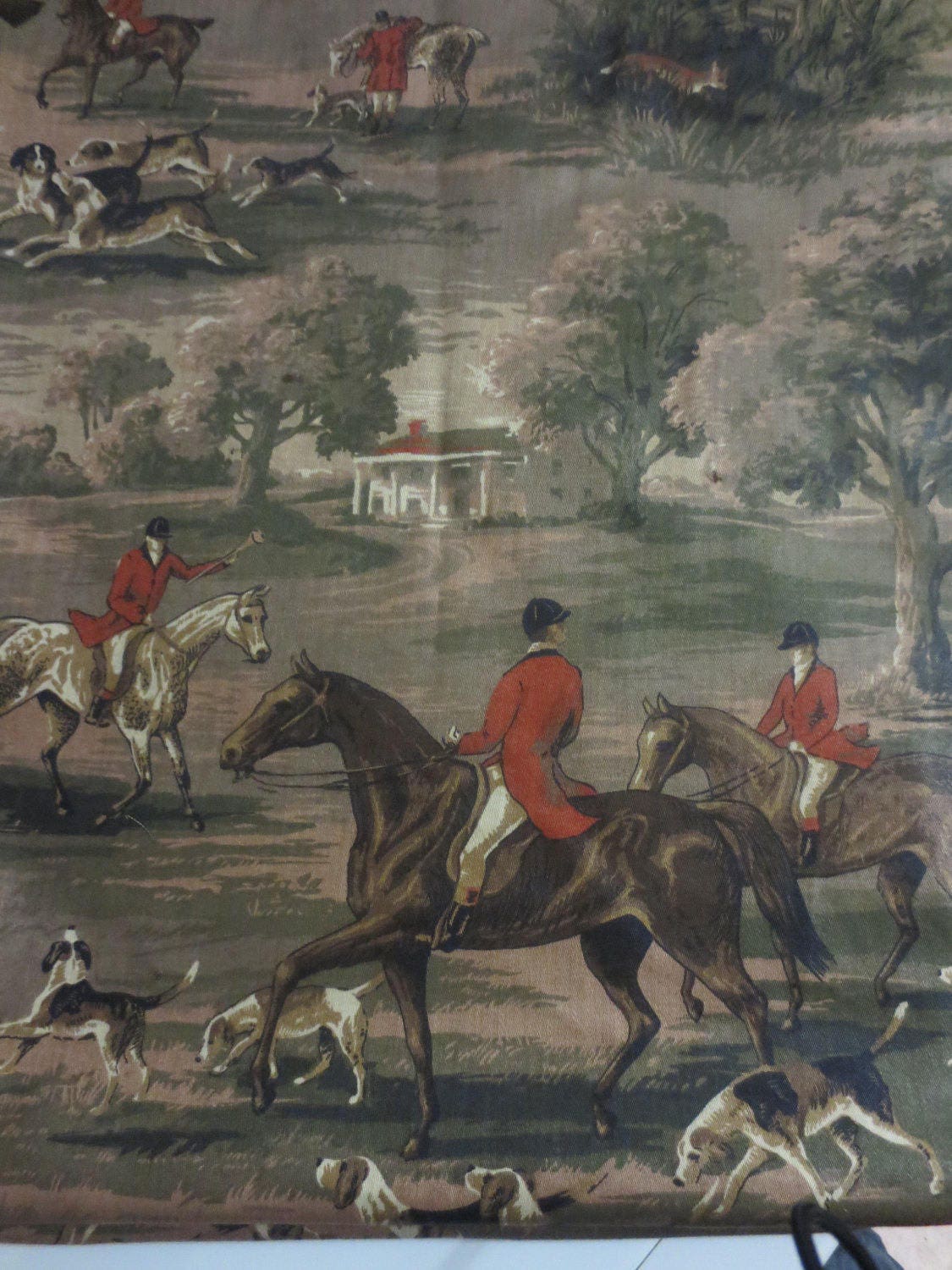 Equestrian Fabric / Horses & Hounds / Hunt Scene / Fox Hunting