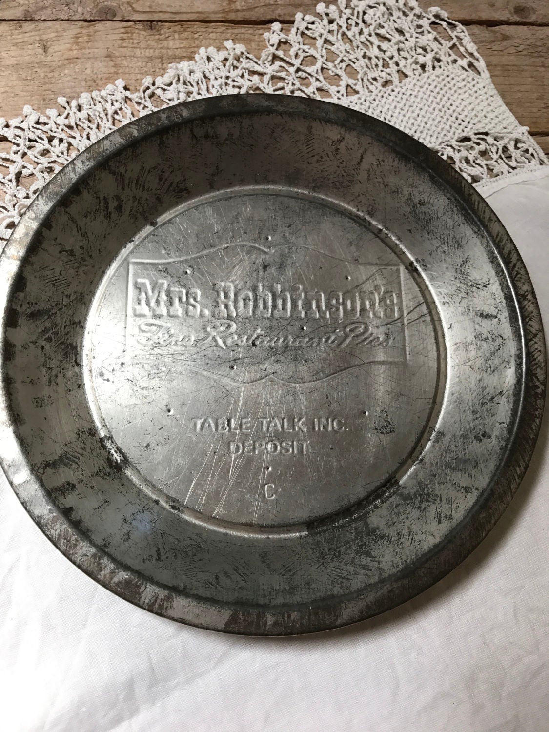 Vintage Pie Plate Mrs. Robinson Fine Restaurant Pies Table