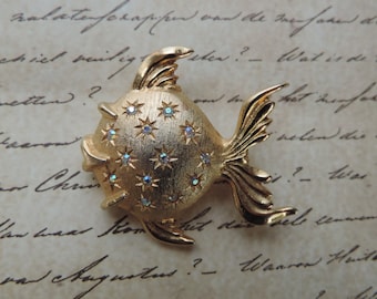 jewel fish brooch 60s gold AB aquatic ocean lapel pin vintage jewelry