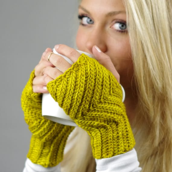 Crochet Pattern - Everyday Fingerless gloves - Knit look crochet - 8 sizes - Baby toddler child adult - Instant Download - Unisex kc550
