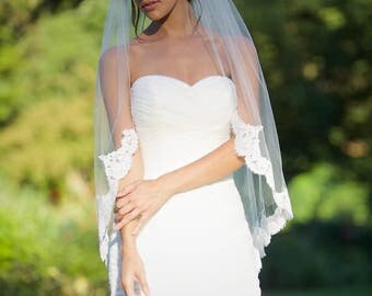 Lace Fingertip Veil, Lace Wedding Veil, Fingertip Wedding Veil, Alencon Lace Veil Fingertip, Fingertip Veil -Lace Bridal Veil, Ivory Veil