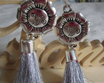 Ravissantes boucles d'oreilles en métal argenté "Une pleine lune"