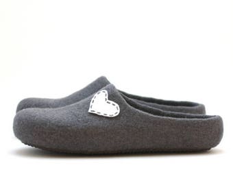 Women house shoes - felted wool slippers - Mothers day gift - grey slippers with white heart - gift for her - wedding shoes - wool clogs