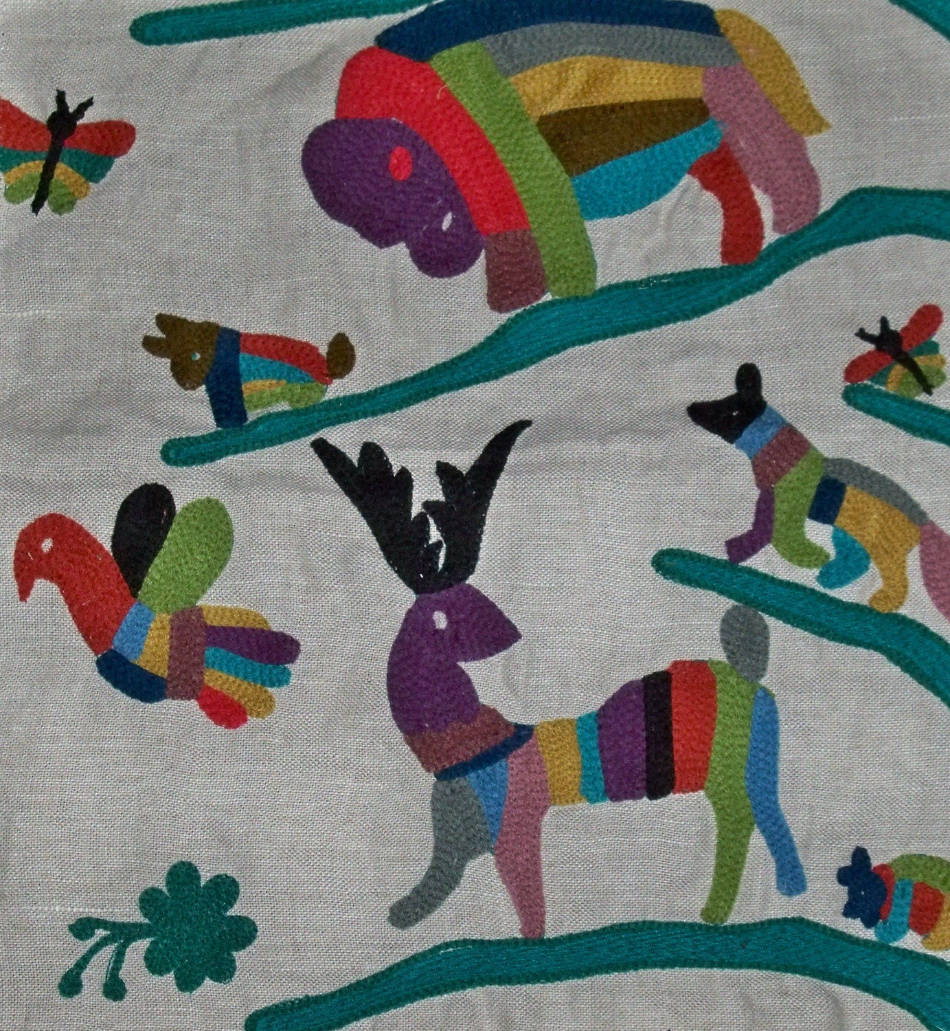 LEE JOFA KRAVET Folk Art Embroidered Crewel Fabric 10 Yards