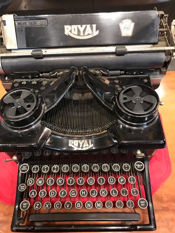 Royal typewriter 10 working!