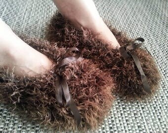 Furry Women slippers - White, Brown, Orange, Pink, Grey, Black, Red