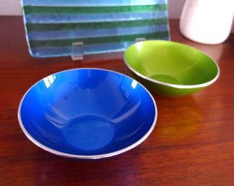 Pair of Emalox Mid Century Modern Enamel Bowls made in Norway, Scandinavian