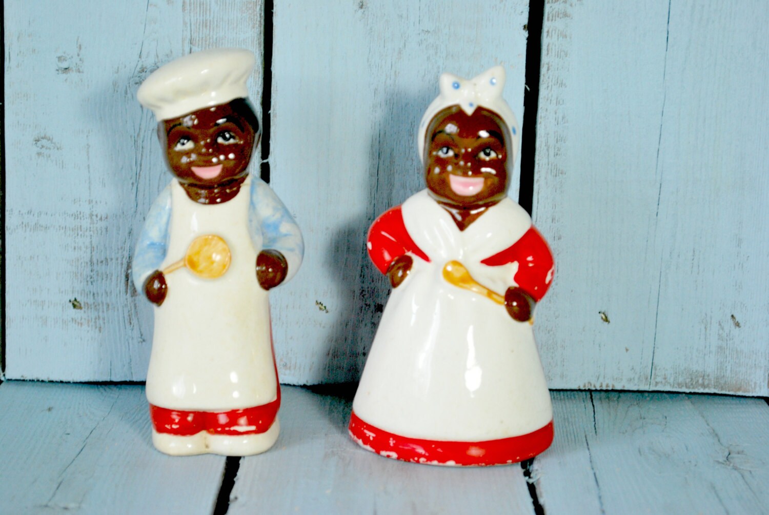 Salt and Pepper shakers Americana Mammy Pappy red white