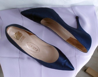 Navy Silk 1950's Stiletto Shoes Rayne by Appointment to H. M. the Queen . Rock and Roll Fashion . .