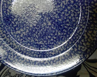Spongewear Dinner Plates in Cobalt. 4 Vintage Montgomery Wards ceramic plates. A charming vintage pattern.