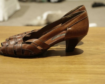 Womens Roland Cartier 1960's brown italian leather sandles with stacked heel