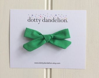 Green Hair Bow | Emerald Hair Clip, Hair Bow Clip, Girls Hair Bow, Girls Hair Clip, Green Bows, Green Hair Bows, Green Hair Clips