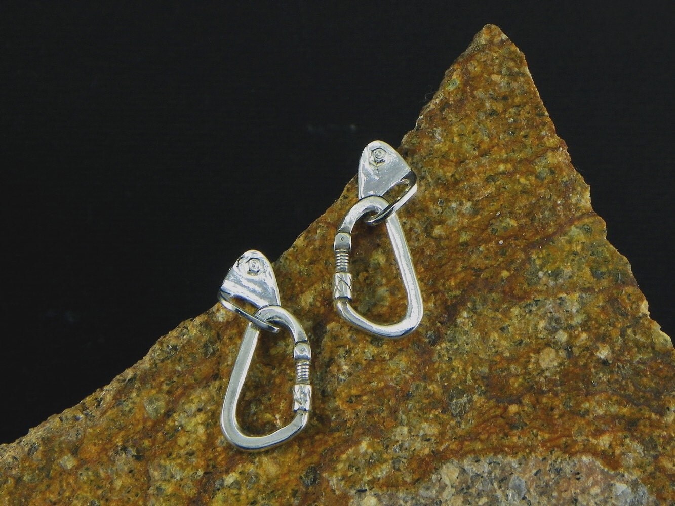 Carabiner Spit Earrings in Silver 925 Rock by portofinojewel