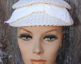 Vintage Ivory Ladies' Straw Hat with Bow in the Front