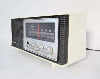 Vintage 1970s Panasonic RE-6283 Radio AM FM Radio Korea
