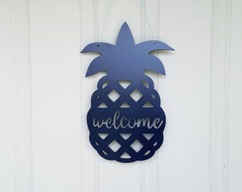Pineapple Door Hanger // Pineapple Welcome Sign // Front Door Decor // Pineapple Decor