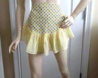 1960s Vintage Kitchen Apron Foulard Print & Large Yellow Organza Ruffle and Ties, Vintage Fabric, Home Apron, 1960s Kitchen Decor, Cotton