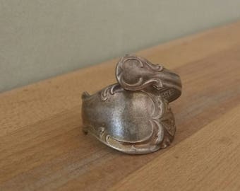 1847 Roger Brothers Spoon ring.Vintage Sterling silver spoon ring. Minimalist engagement ring