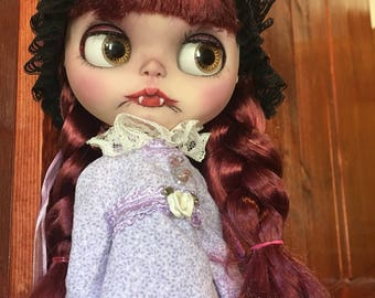 Custom Blythe Doll, Fake custom blythe, Bella, Gothic Blythe Vampire
