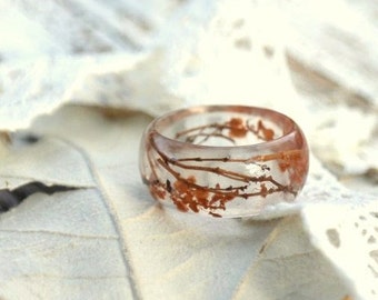 eco resin terrarium garden plant ring Flower petals Nature inspired engagement rings Floral rings Stackable ring Botanical resin jewelry