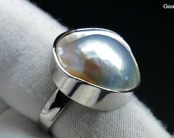 Iridescent Lustre Natural Mabe Pearl Sterling Silver Ring, US Size 7 1/4, Handmade In Greece