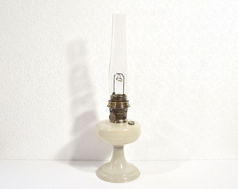 Aladdin Oil Lamp- Vintage White Aladdin Nu-Type Model B Kerosene Lamp with Pyrex Glass Chimney, Aladdin Simplicity Lamp