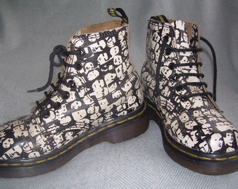 EU 33 - UK 1 Dr Martens boots - Andy Warhol pop art childs boots - Made in England - limited edition -rare DMs