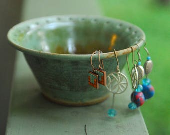 Earring holder, earrings stand, earring organizer, display for earrings, organize earrings, earring display