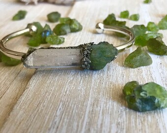 August Birthstone Jewelry, peridot Jewelry, Peridot Bracelet, leo star sign jewelry, Gift for Her, Custom Bracelets, Raw Peridot Bangle