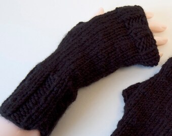 Cute fingerless mitten in black , hand knit with rib border