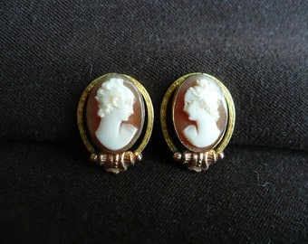 Vintage Van Dell carved shell cameo earrings, screw back, 1/20 12 K gold filled