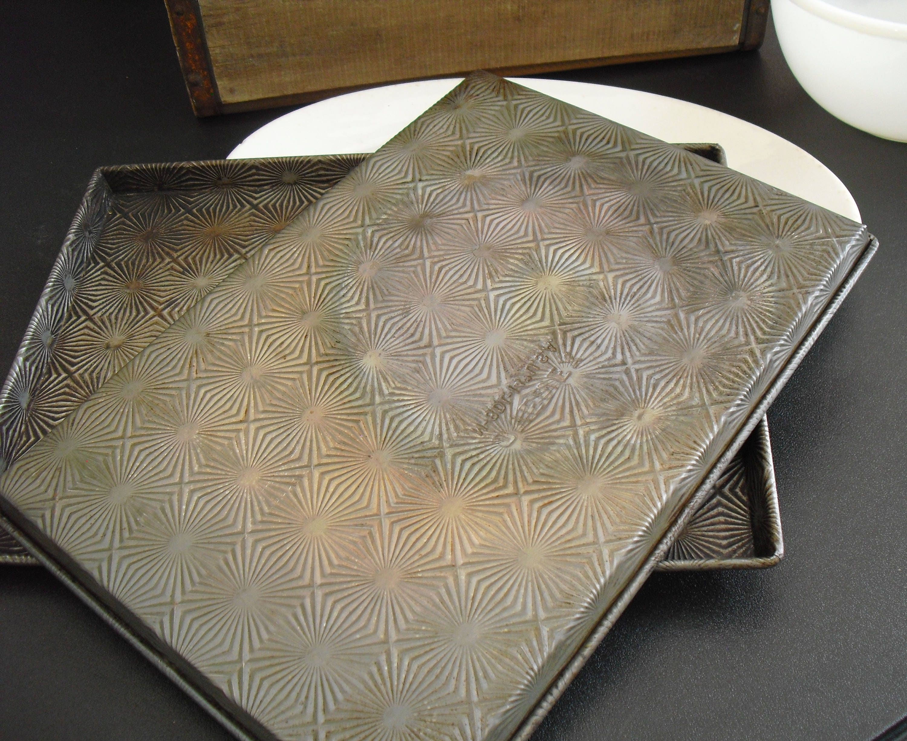 Vintage Ovenex Starburst Cookie Sheet Jelly Roll Pan, N8DL14", Made