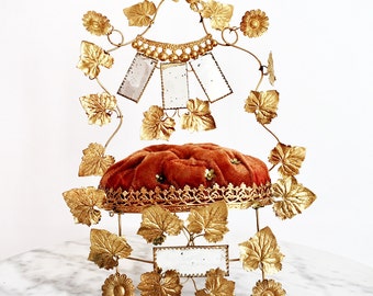 Antique French Display, Stand, Gold Gilt Toleware with a Orange Velvet Cushion and Four Mirrors, Globe de Mariage Interior, 19th Century