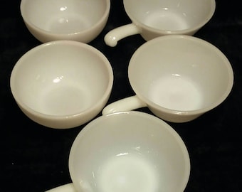Vintage Fire King. Anchor Hocking Fire King Bowls.