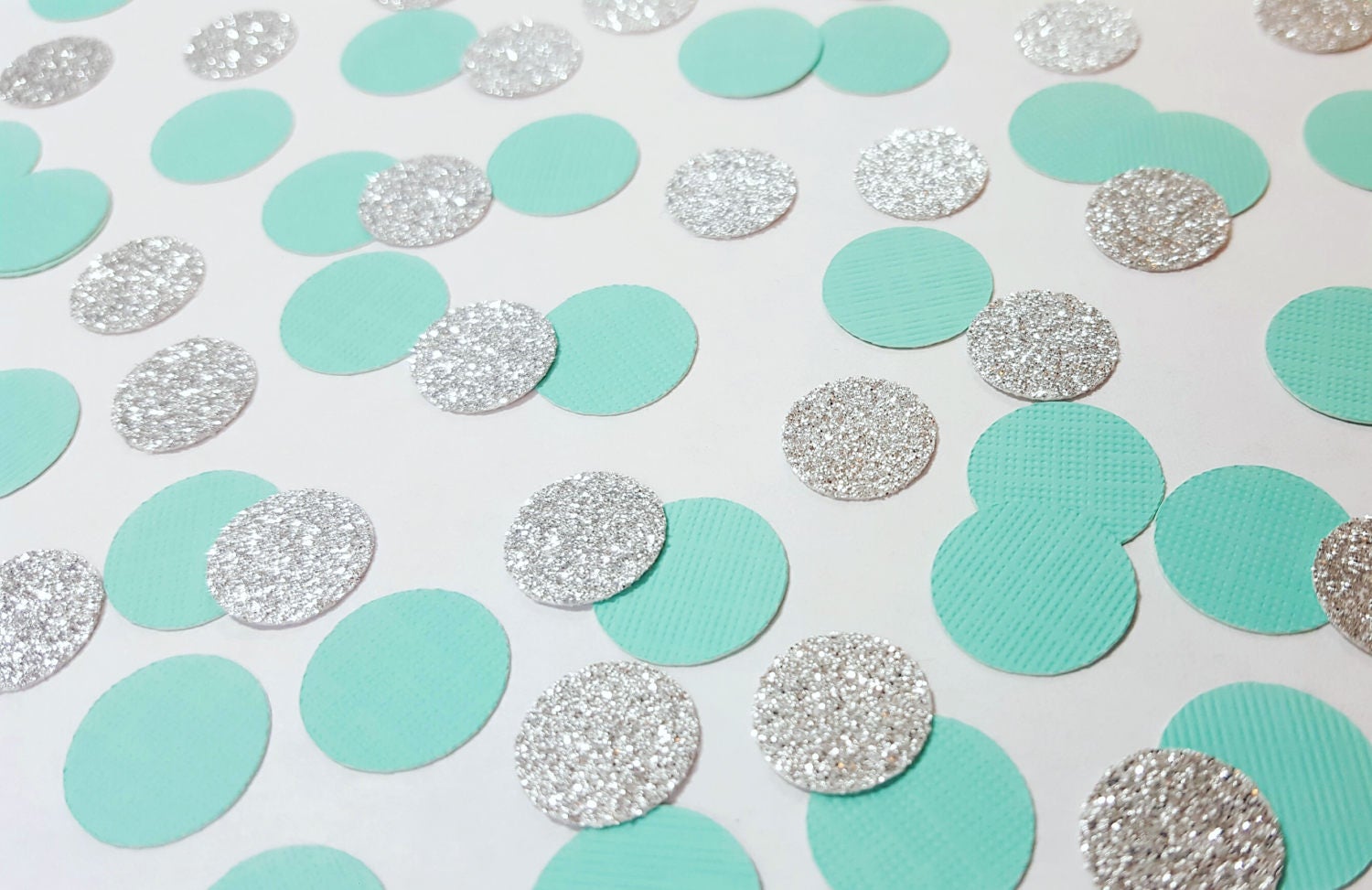 100 pcs TIFFANY BLUE & Silver or Gold Glitter Circle Confetti