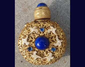 Antique perfume bottle. vintage mini perfume bottle Czech Republic origin, from the 1920’s period, video here - https://youtu.be/lE7PnPZxYCY