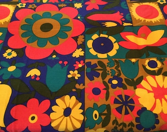 Romanex de Boussac cotton fabric Avoriaz 1968 Designer Pascaline Villon Flower Power Vintage tablecloth Craft fabric