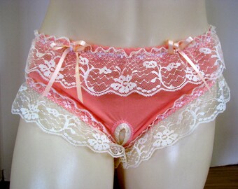 Pretty little thing white printed panties 0 1