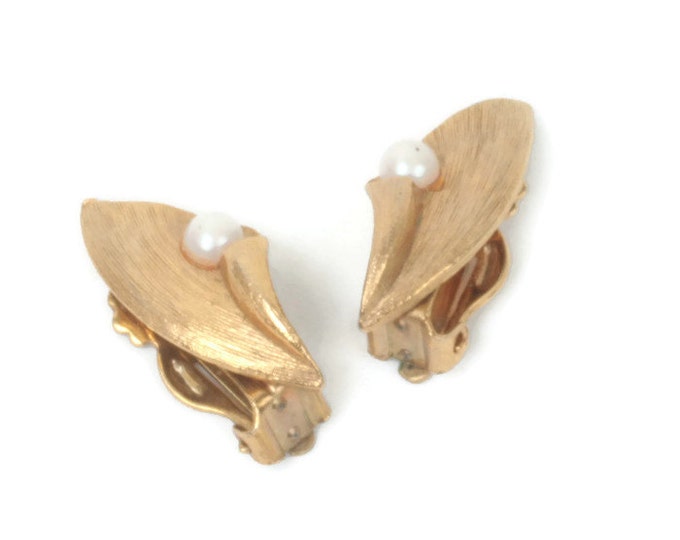 Calla Lily Earrings Pearl Accent Gold Tone Clip On Vintage