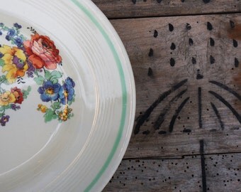 Lovely vintage serving platter plate