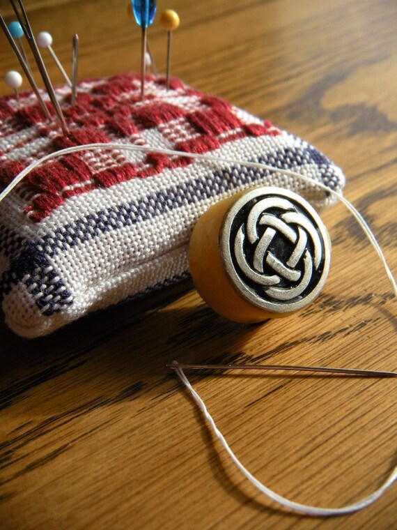 Beeswax Thread Conditioner Sewing Notion by ThistleRoseWeaving