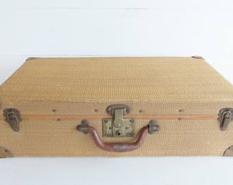 Vintage Wicker Suitcase, French Wicker Storage Basket, Picnic Basket, Farmhouse Storage
